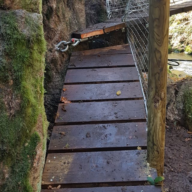 Passerelle de la via ferrata de Chatel-Montagne