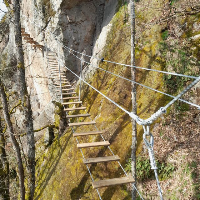 Parcours acrobatique en hauteur – Tonic aventure